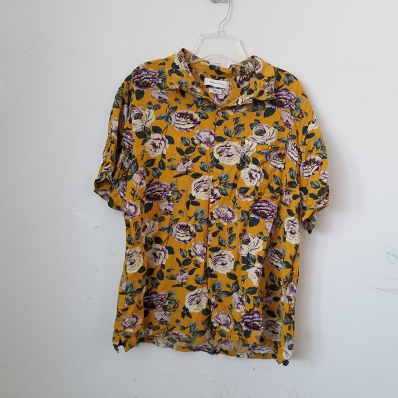 Urban Outfitters Floral Button Down Shirt - Picture 1 of 7